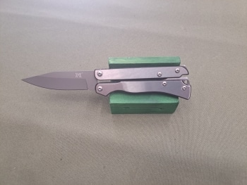 Taschenmesser mit Butterflygriff silber